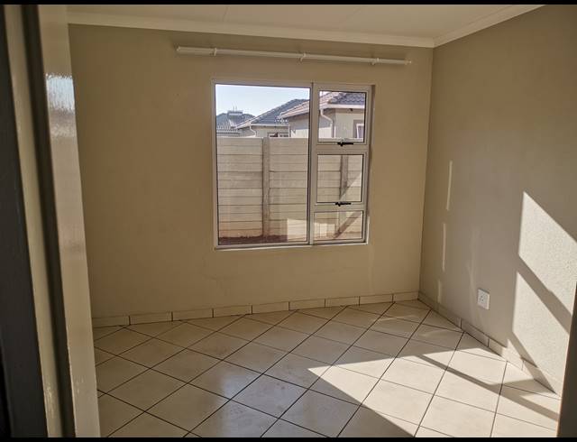 2 BEDROOM SECTIONAL TITLE FOR SALE IN BRAKPAN NORTH